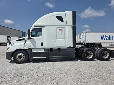 2022 Freightliner CASCADIA 126