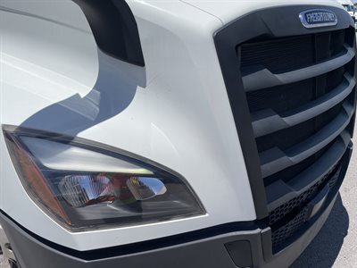 2022 Freightliner CASCADIA 126