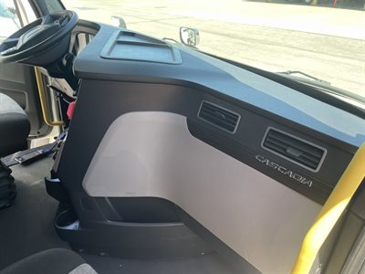 2022 Freightliner CASCADIA 126