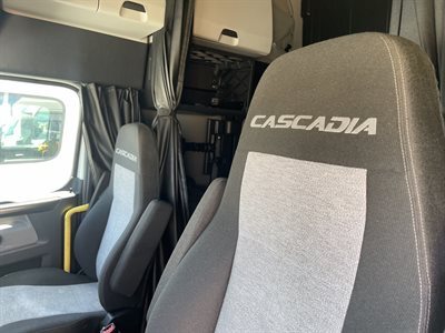 2022 Freightliner CASCADIA 126