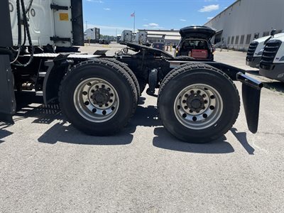 2022 Freightliner CASCADIA 126