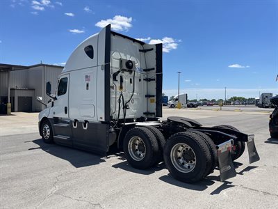 2022 Freightliner CASCADIA 126