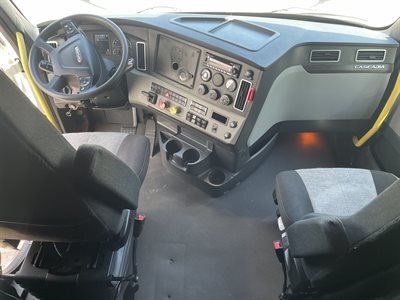2022 Freightliner CASCADIA 126
