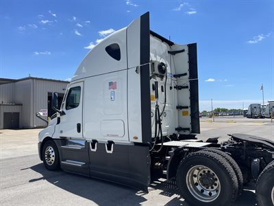 2022 Freightliner CASCADIA 126