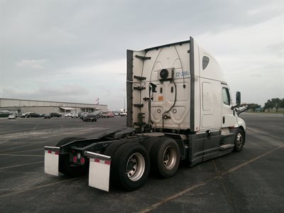 2022 Freightliner CASCADIA 126