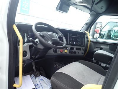 2022 Freightliner CASCADIA 126