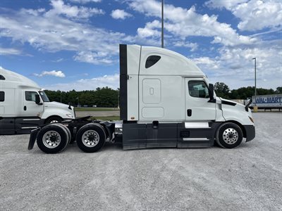 2022 Freightliner CASCADIA 126