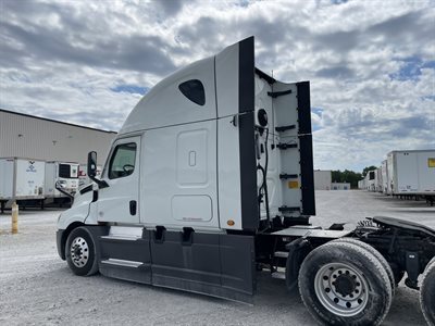 2022 Freightliner CASCADIA 126