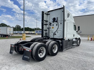 2022 Freightliner CASCADIA 126