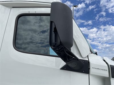 2022 Freightliner CASCADIA 126