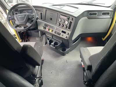 2022 Freightliner CASCADIA 126