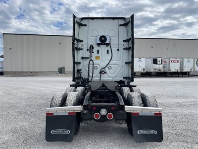 2022 Freightliner CASCADIA 126