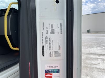 2022 Freightliner CASCADIA 126