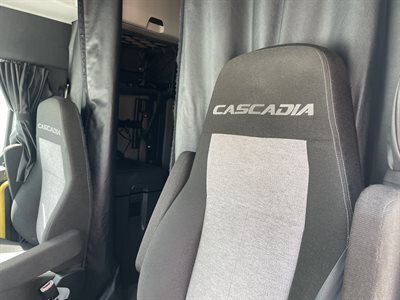 2022 Freightliner CASCADIA 126