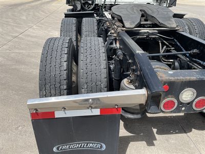2022 Freightliner CASCADIA 126