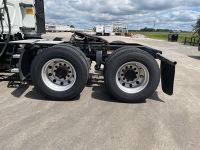 2022 Freightliner CASCADIA 126