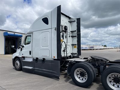 2022 Freightliner CASCADIA 126