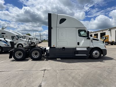 2022 Freightliner CASCADIA 126