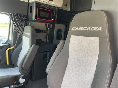 2022 Freightliner CASCADIA 126
