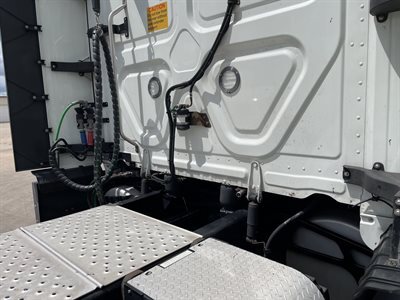 2022 Freightliner CASCADIA 126