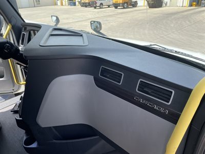 2022 Freightliner CASCADIA 126