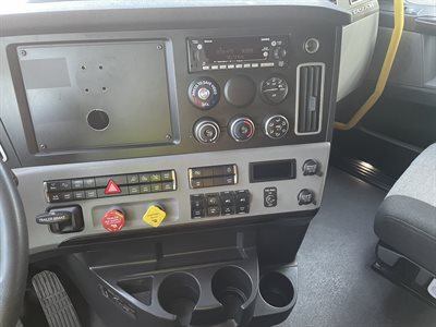 2022 Freightliner CASCADIA 126