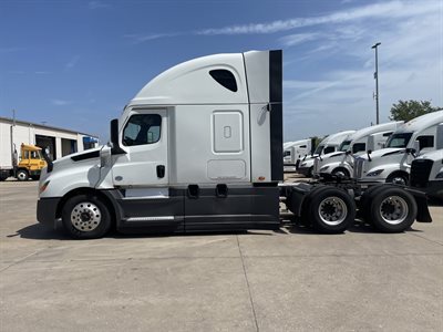 2022 Freightliner CASCADIA 126