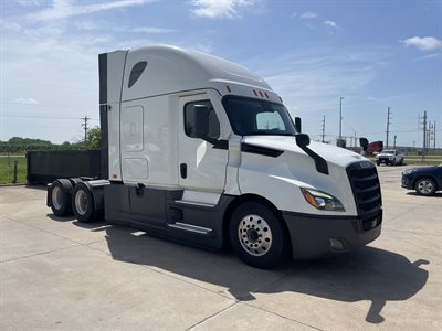 2022 Freightliner CASCADIA 126