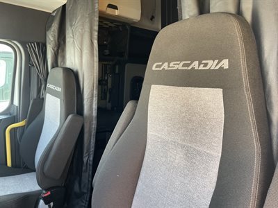 2022 Freightliner CASCADIA 126