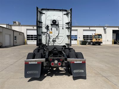 2022 Freightliner CASCADIA 126