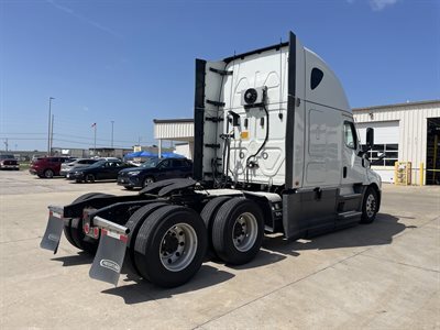 2022 Freightliner CASCADIA 126