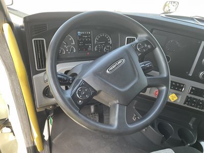 2022 Freightliner CASCADIA 126