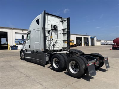 2022 Freightliner CASCADIA 126