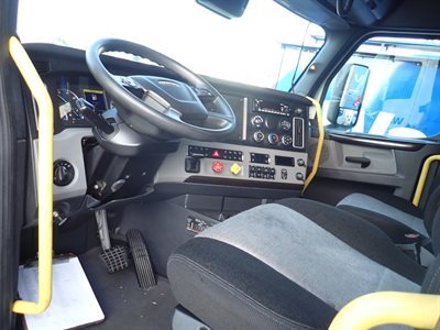 2022 Freightliner CASCADIA 126