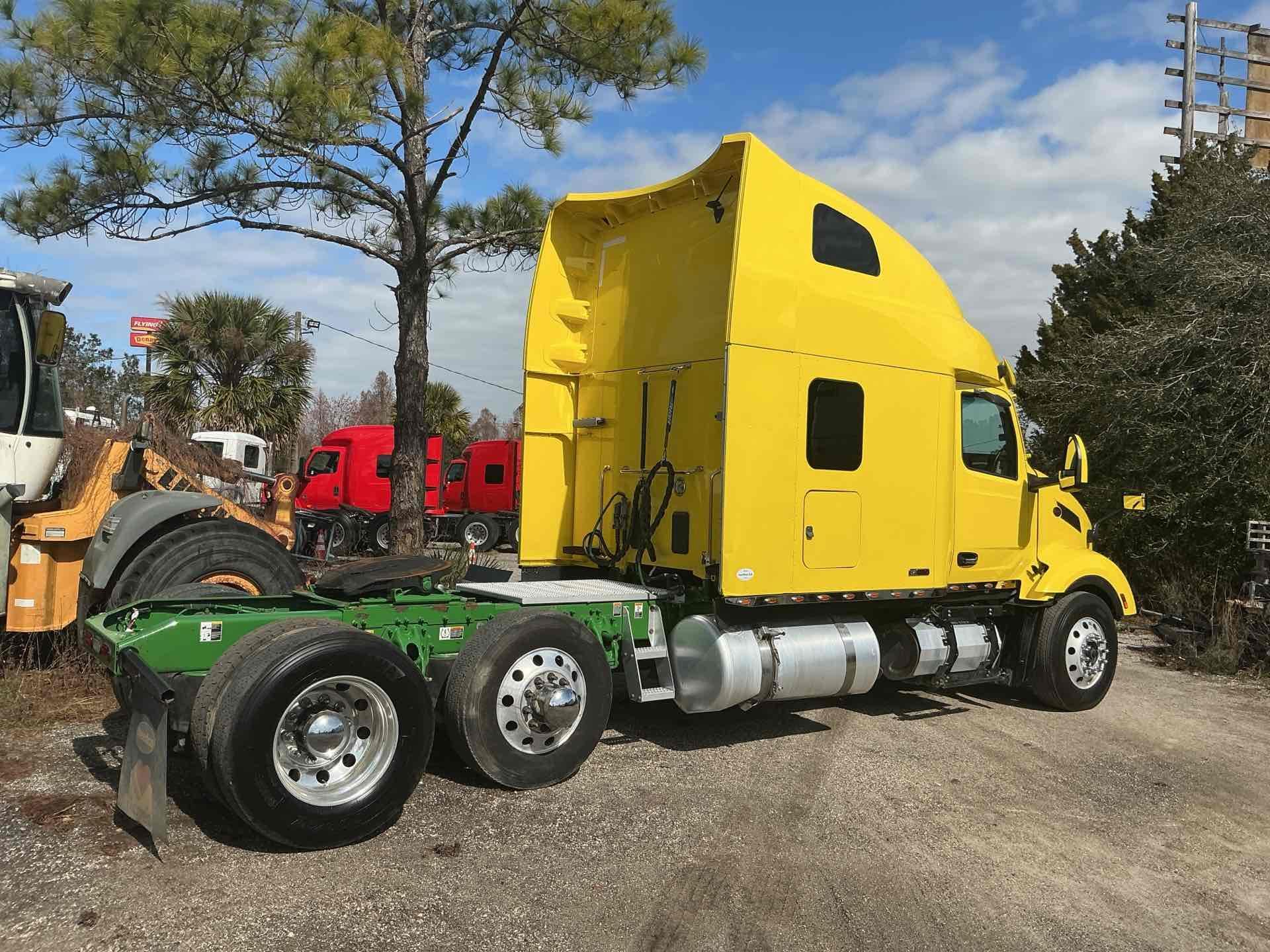 2023 Peterbilt 579