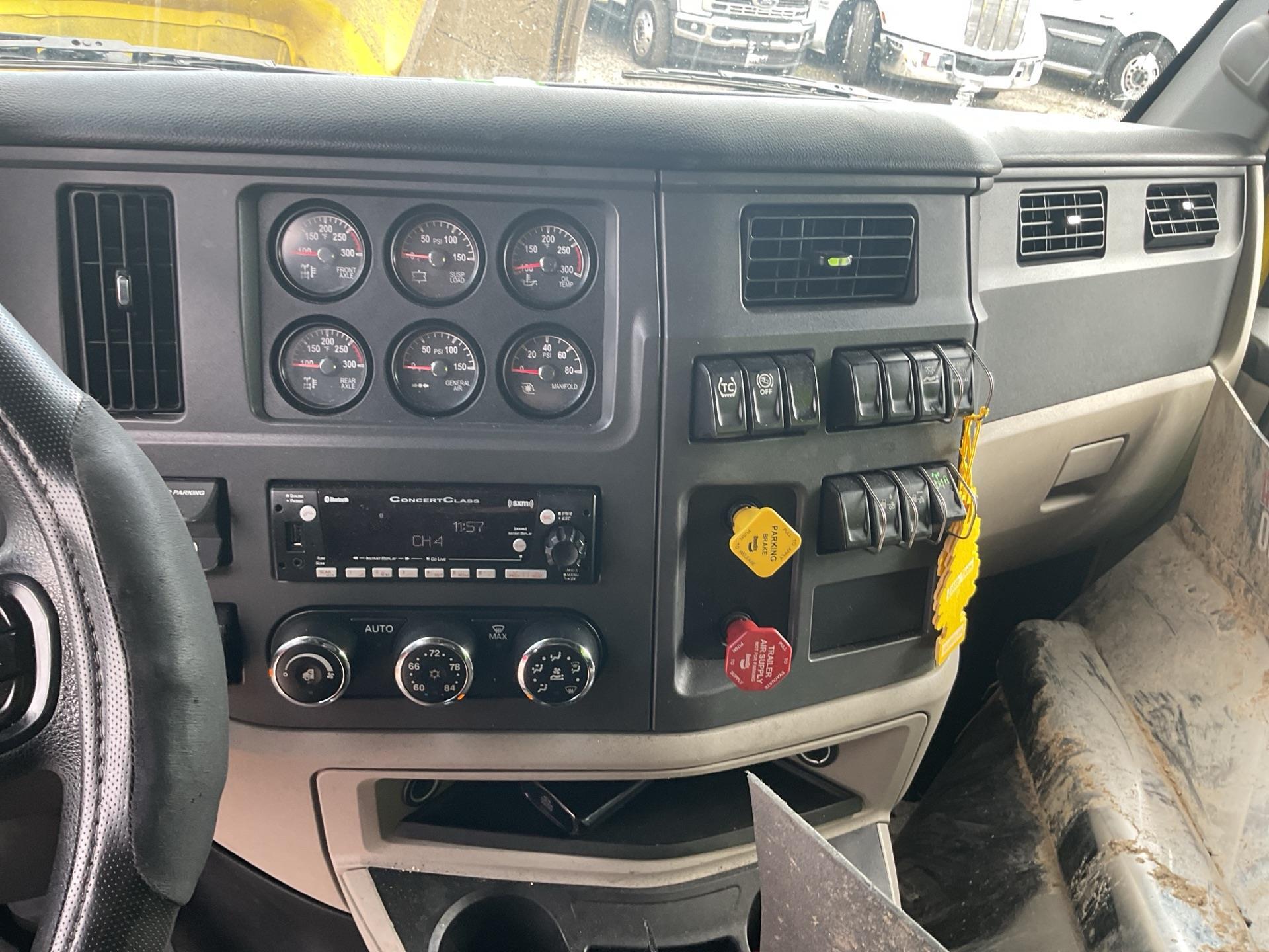 2023 Peterbilt 579