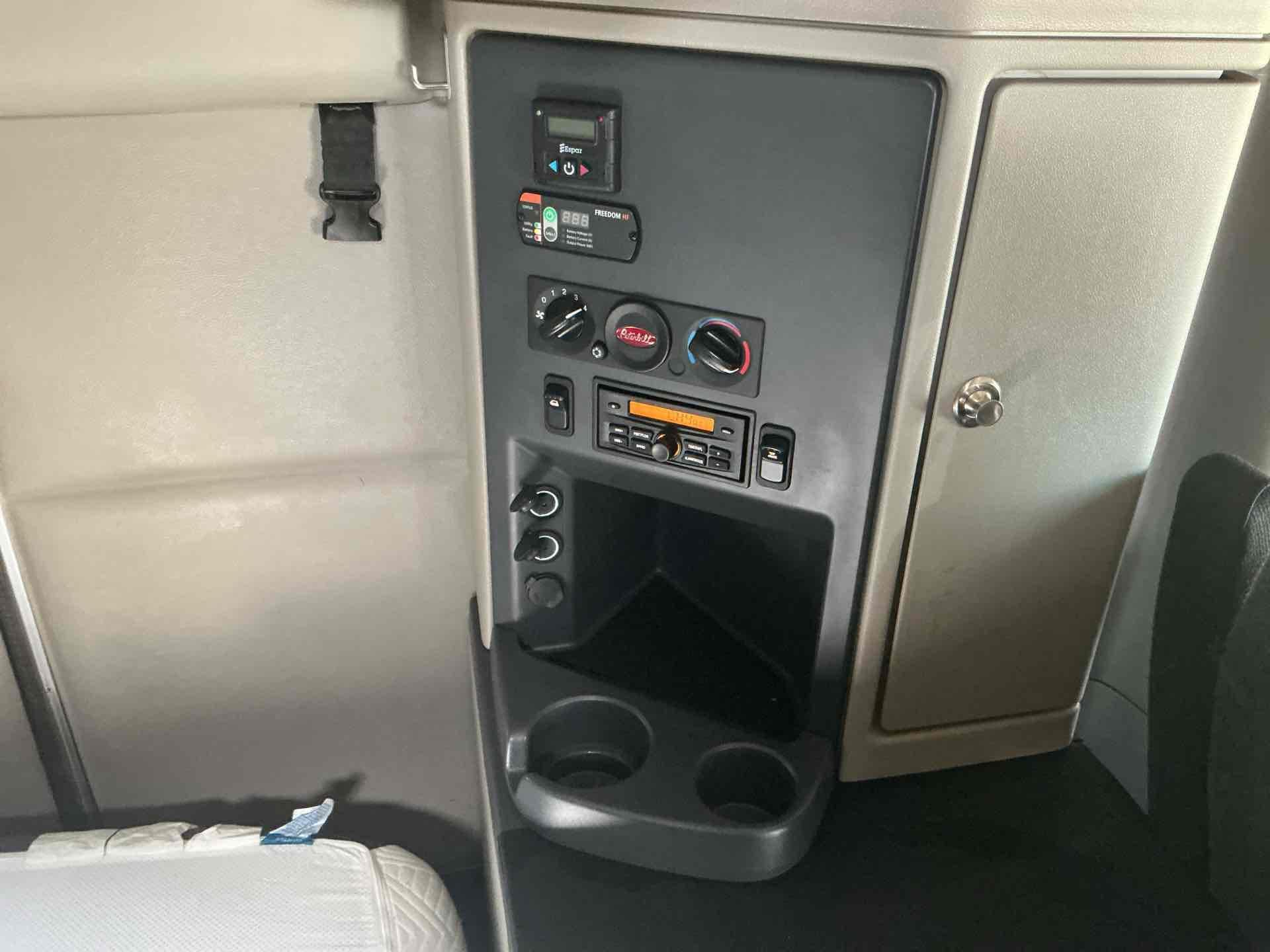 2023 Peterbilt 579