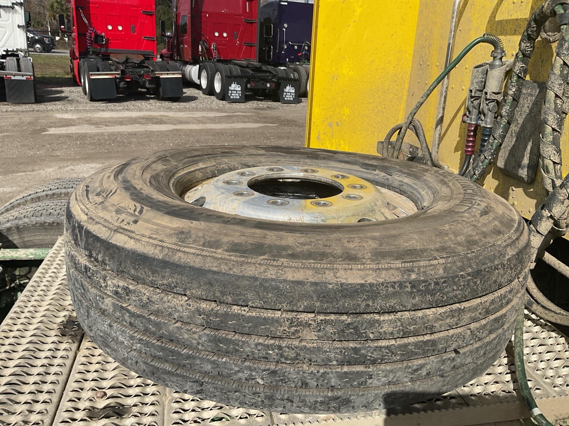2023 Peterbilt 579