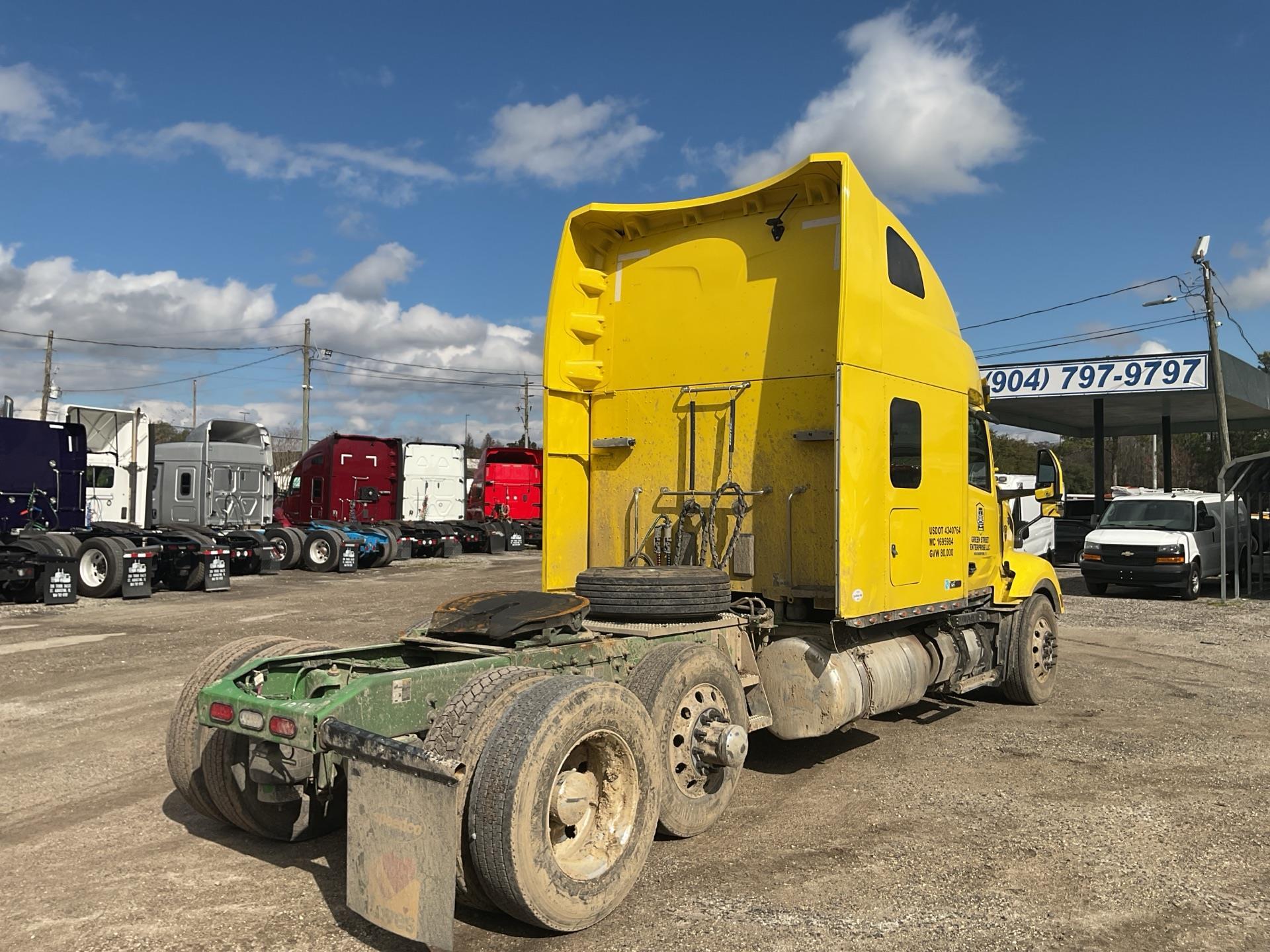 2023 Peterbilt 579