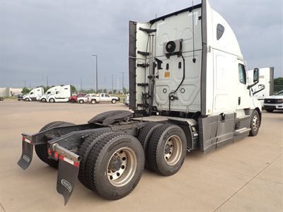 2022 Freightliner CASCADIA 126