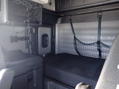 2022 Freightliner CASCADIA 126