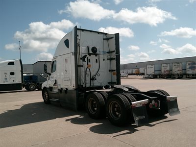 2022 Freightliner CASCADIA 126