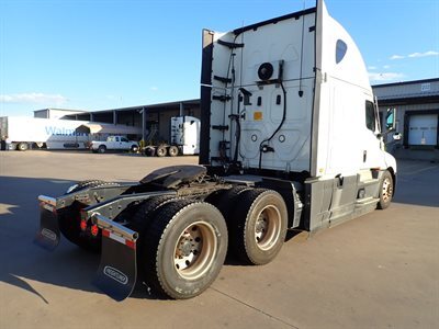 2022 Freightliner CASCADIA 126