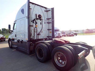 2022 Freightliner CASCADIA 126