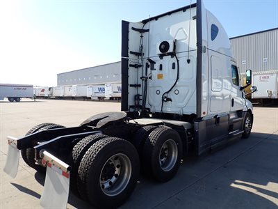 2022 Freightliner CASCADIA 126