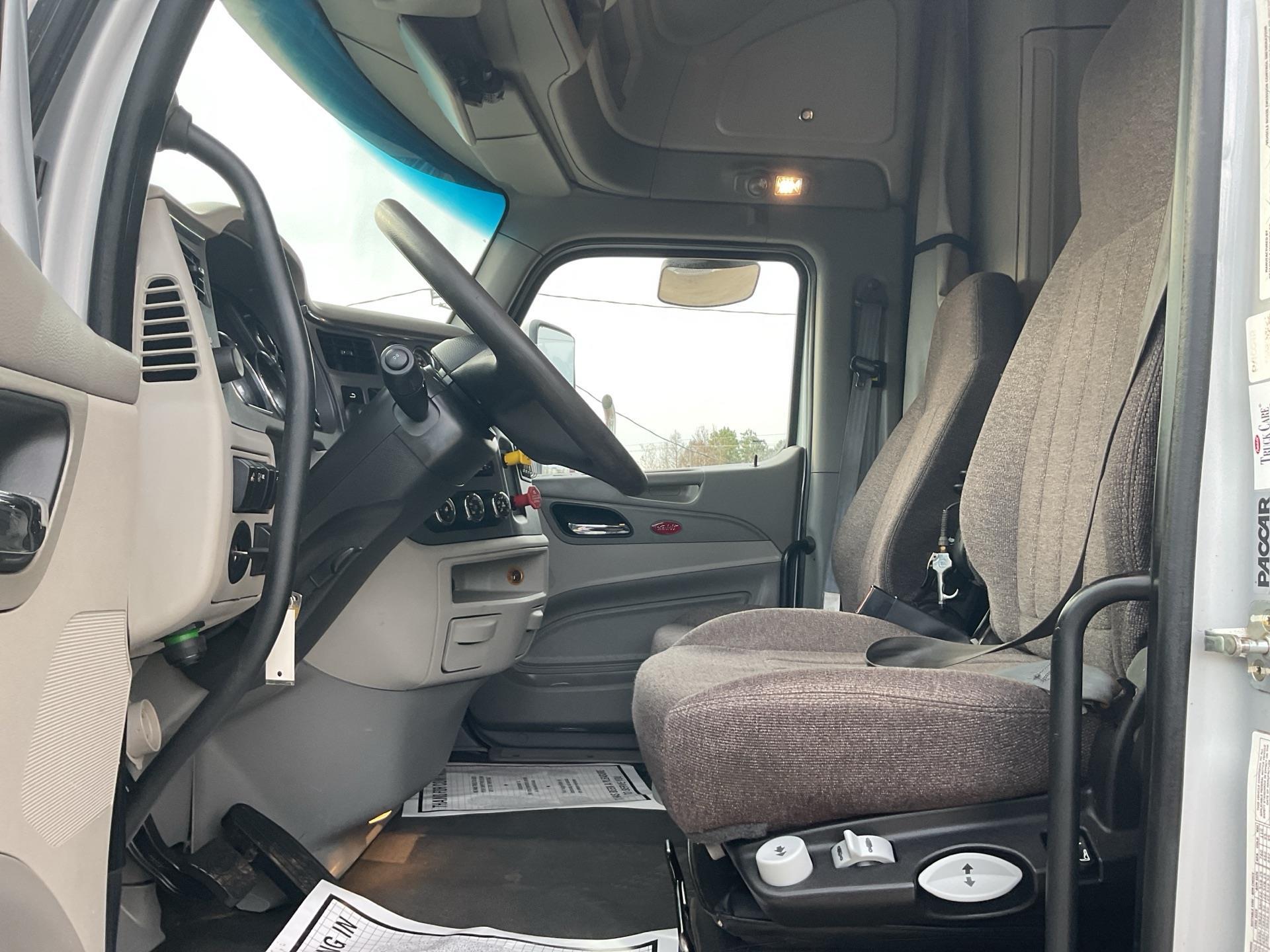 2021 Peterbilt 579