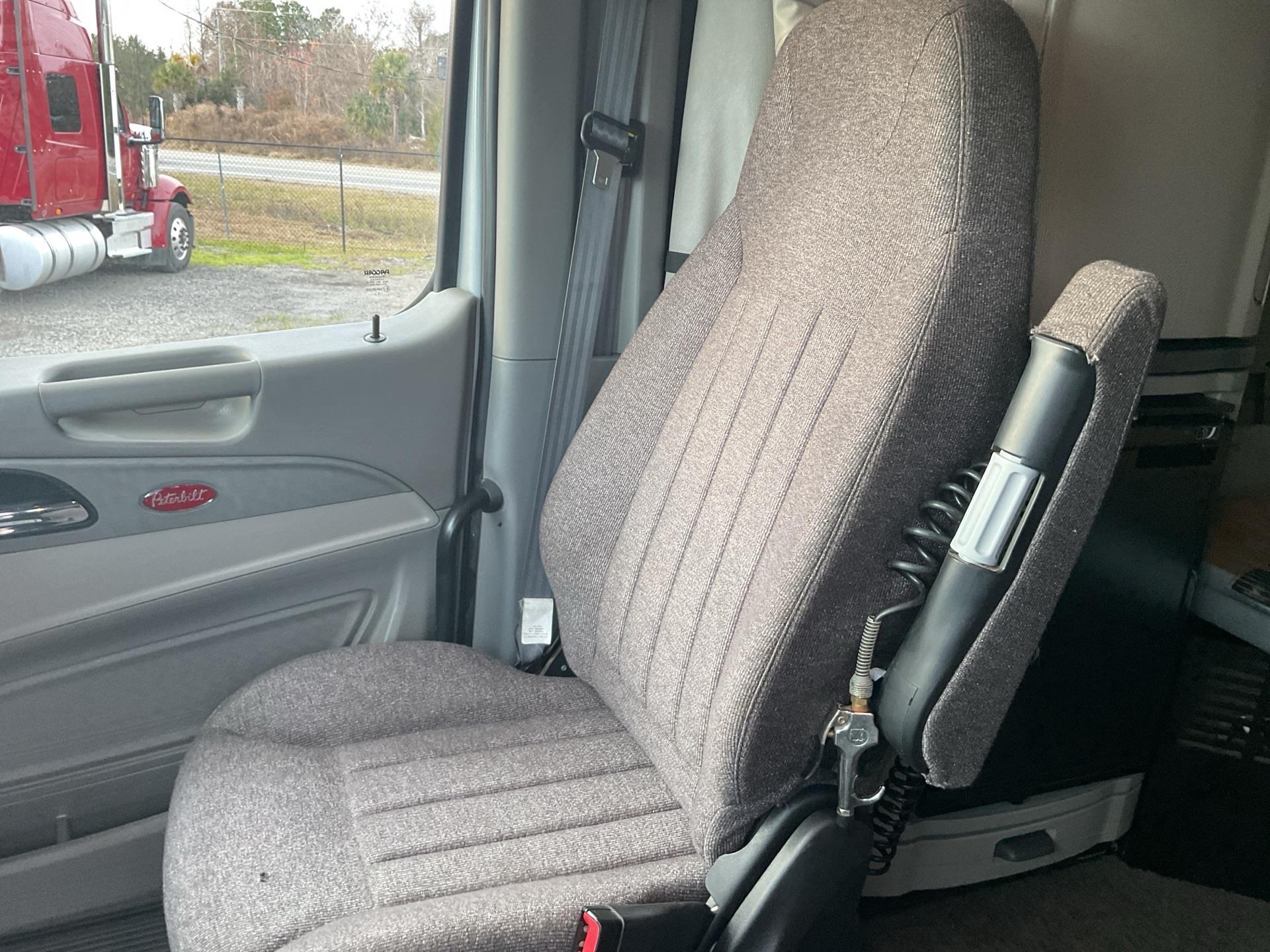 2021 Peterbilt 579