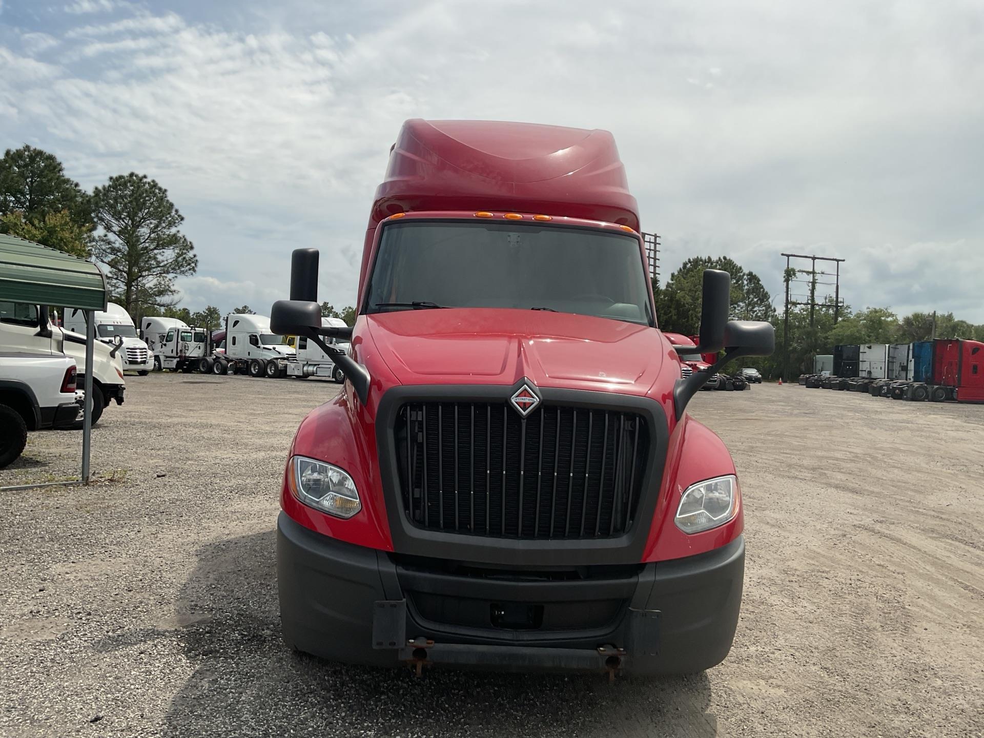 2022 International LT625