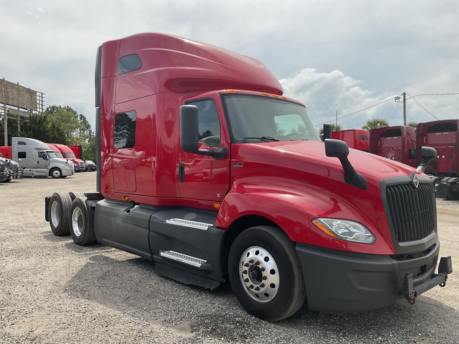 2022 International LT625