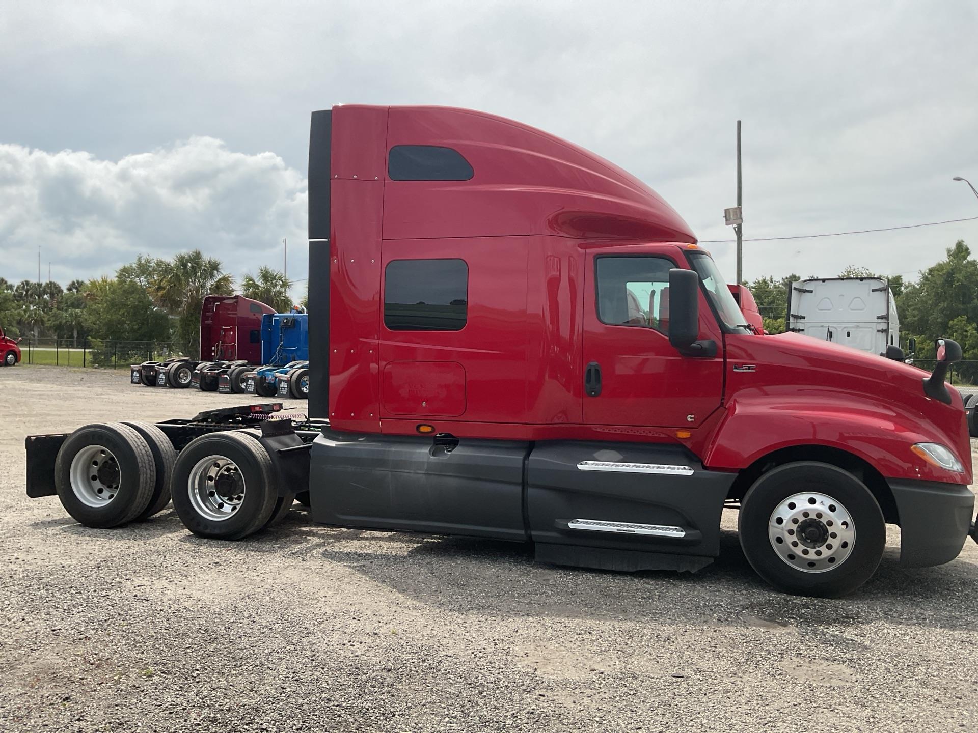 2022 International LT625